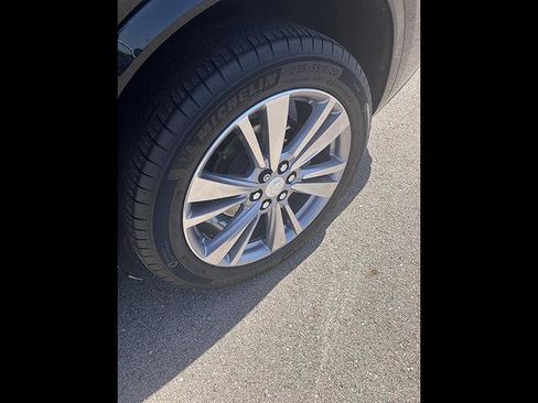 Certified 2024 Cadillac XT6 Premium Luxury w/ Technology Package AWD/4WD image 18