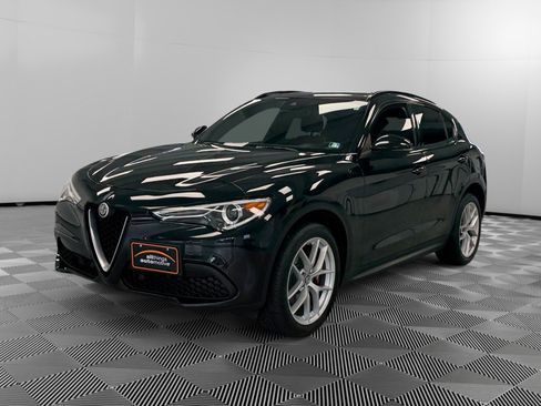 Used 2019 Alfa Romeo Stelvio Ti Sport w/ Quick Order Package 22S Sport AWD/4WD image 4