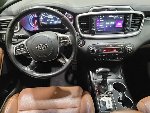 Used 2019 Kia Sorento SX image 22