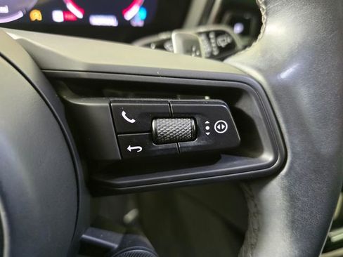 Used 2024 Porsche Cayenne image 30