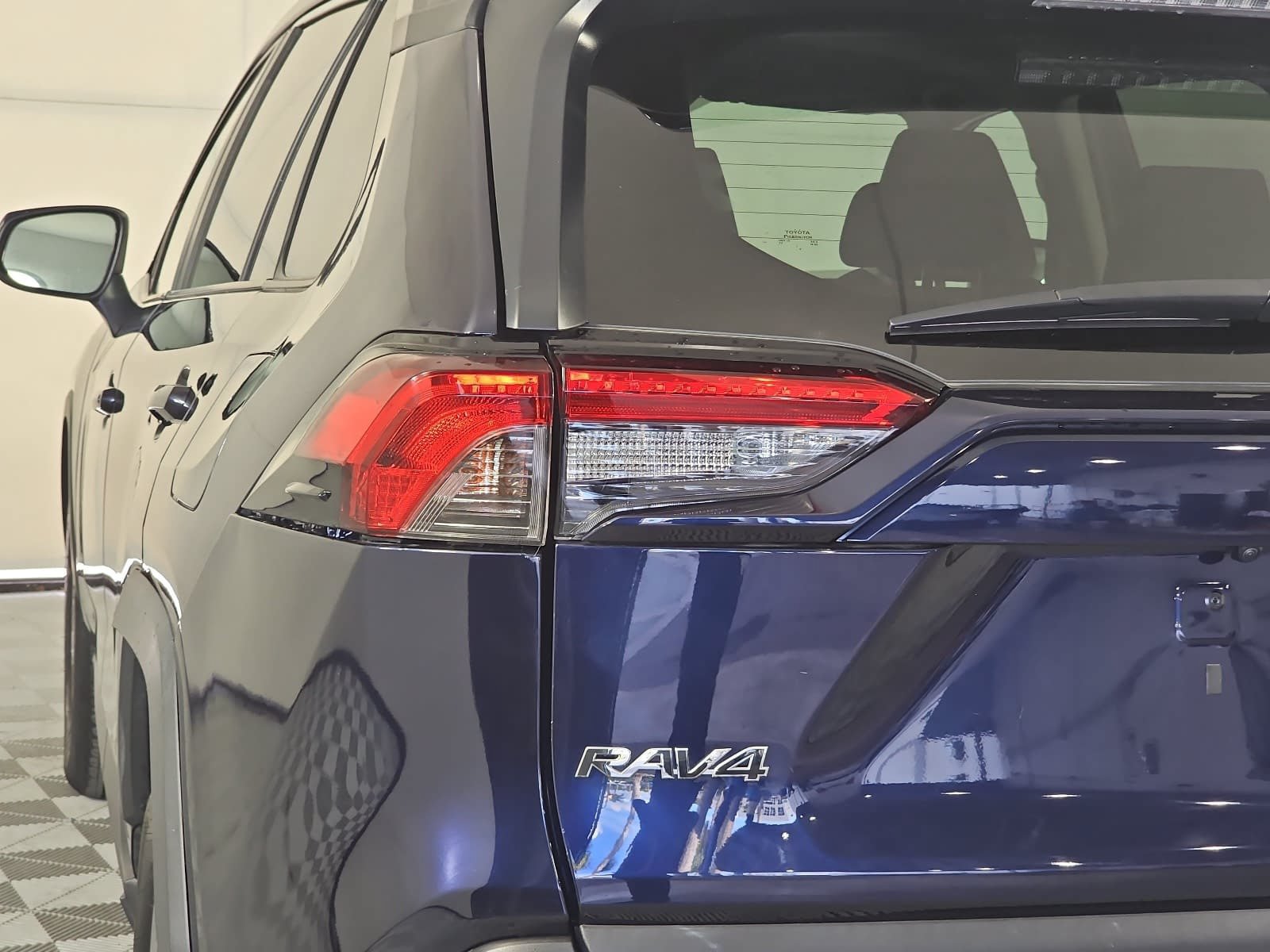 Used 2025 Toyota RAV4 XLE AWD/4WD image 28