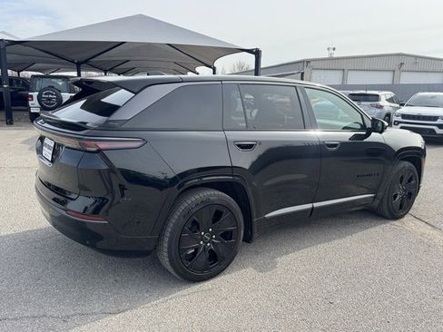 Used 2024 Jeep Wagoneer Launch Edition image 6