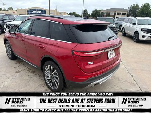 Used 2025 Lincoln Corsair Reserve w/ Equipment Group 202A AWD/4WD image 13