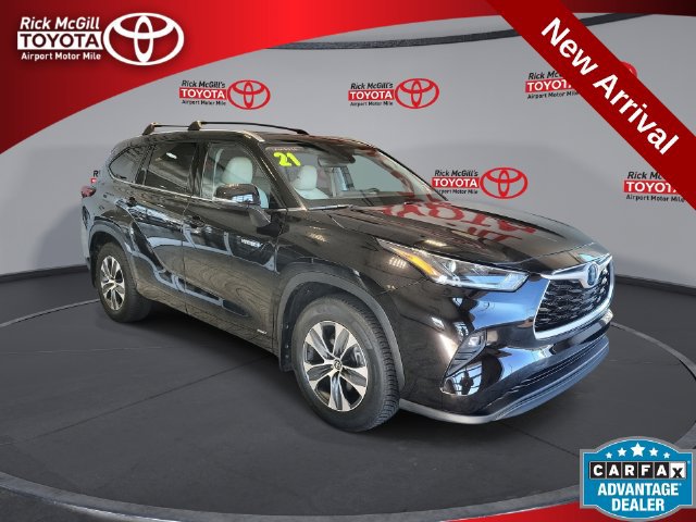 Used 2021 Toyota Highlander XLE AWD/4WD image 1
