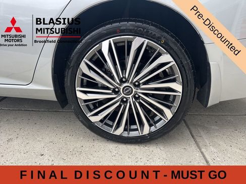 Used 2023 Nissan Altima 2.5 SL AWD/4WD image 14