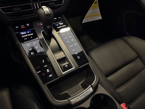New 2026 Porsche Macan GTS AWD/4WD image 19