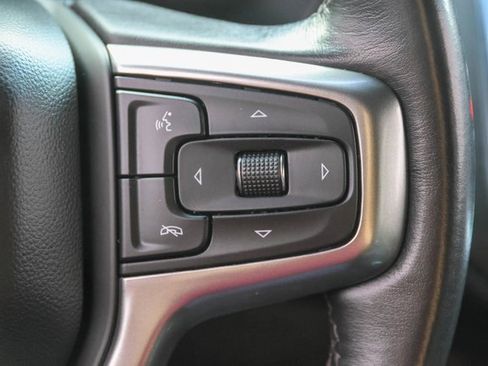 Used 2022 Chevrolet Suburban Z71 image 32