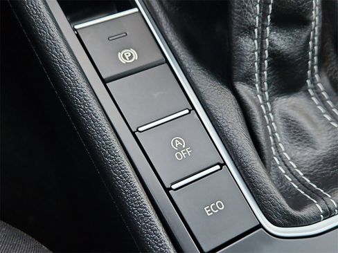 Certified 2024 Volkswagen Jetta Sport image 16