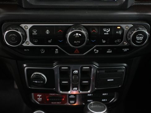 Used 2021 Jeep Gladiator Rubicon AWD/4WD image 19