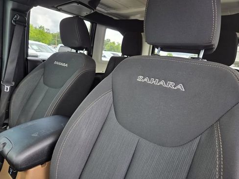 Used 2018 Jeep Wrangler Unlimited Sahara w/ Max Tow Package AWD/4WD image 23