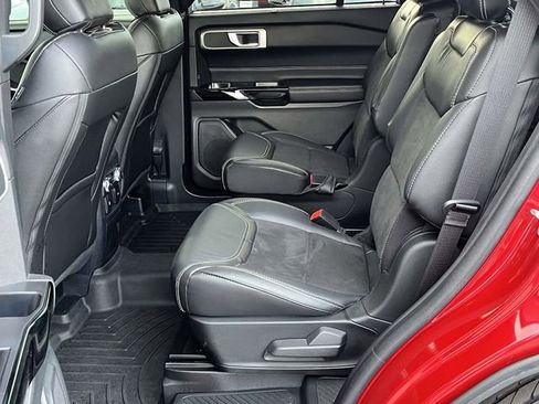 Used 2022 Ford Explorer ST image 15