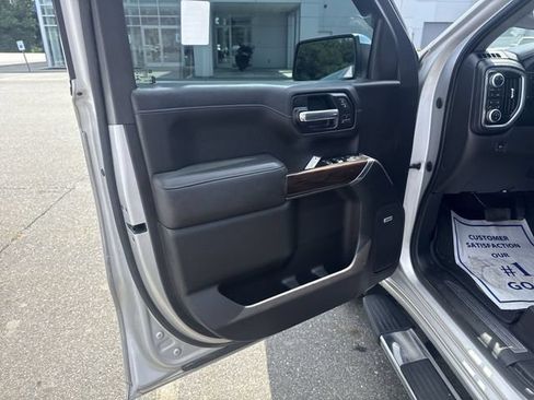 Used 2019 GMC Sierra 1500 SLT w/ SLT Premium Plus Package AWD/4WD image 23
