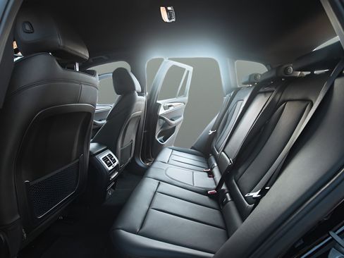 Used 2019 BMW X3 sDrive30i w/ Driving Assistance Package RWD image 14