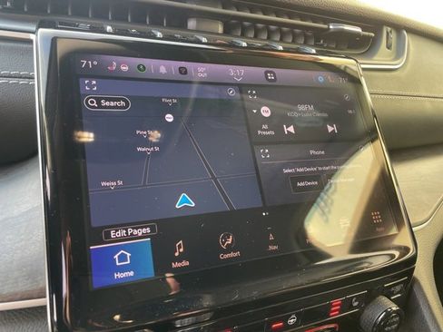 Certified 2023 Jeep Grand Cherokee Limited w/ Trailer Tow Prep Group (B) image 26