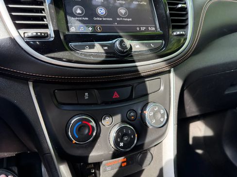 Used 2018 Chevrolet Trax LS AWD/4WD image 34