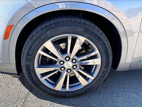 Used 2025 Cadillac XT6 Premium Luxury image 12