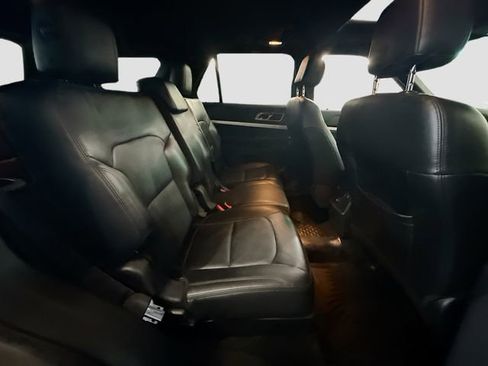 Used 2016 Ford Explorer XLT w/ Equipment Group 202A image 30
