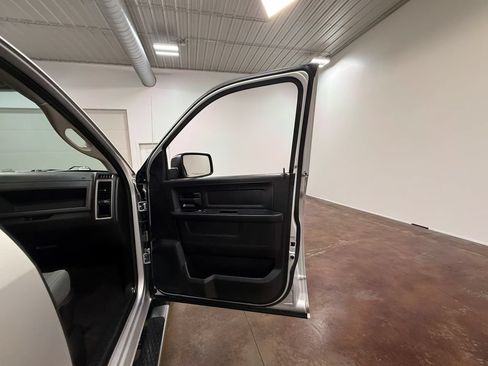 Used 2017 RAM 1500 Express RWD image 63