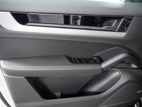 New 2026 Porsche Cayenne AWD/4WD image 6