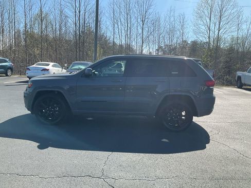 Used 2020 Jeep Grand Cherokee Altitude image 8