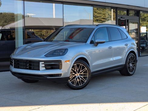 Certified 2026 Porsche Cayenne AWD/4WD image 1