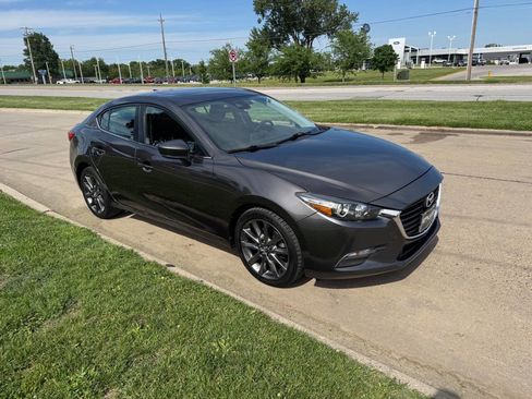 Used 2018 MAZDA MAZDA3 Touring FWD image 7