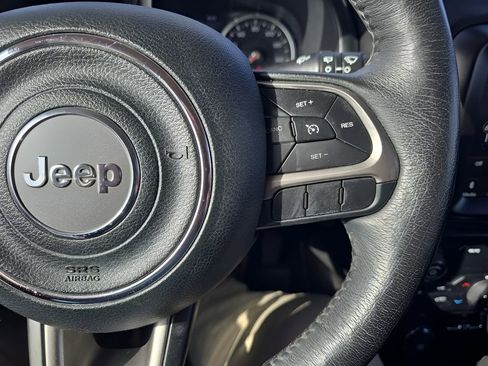 Used 2022 Jeep Renegade Latitude w/ Convenience Group AWD/4WD image 15