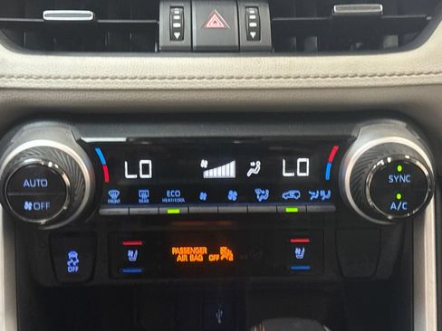 Used 2022 Toyota RAV4 Limited AWD/4WD image 16