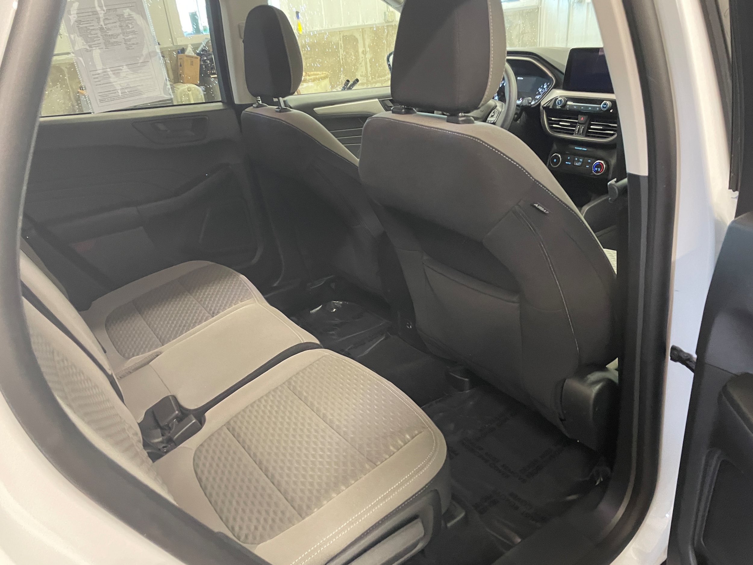 Used 2022 Ford Escape SE AWD/4WD image 29