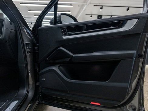 New 2026 Porsche Cayenne Coupe AWD/4WD image 35