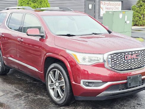 Used 2017 GMC Acadia Denali w/ Technology Package FWD image 8