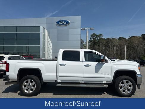 Used 2018 GMC Sierra 2500 SLT w/ Duramax Plus Package image 2