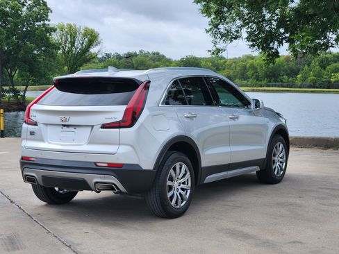 Used 2021 Cadillac XT4 Premium Luxury FWD image 4
