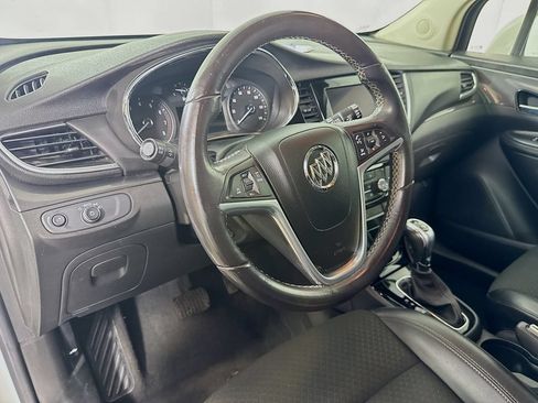 Used 2021 Buick Encore Preferred AWD/4WD image 9