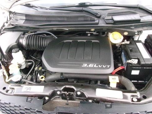 Used 2018 Dodge Grand Caravan SXT w/ Driver Convenience Group image 11