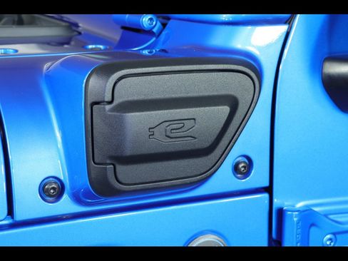 Used 2024 Jeep Wrangler Unlimited AWD/4WD image 25