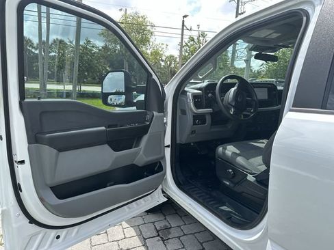 Used 2024 Ford F250 XL w/ XL Chrome Package RWD image 22
