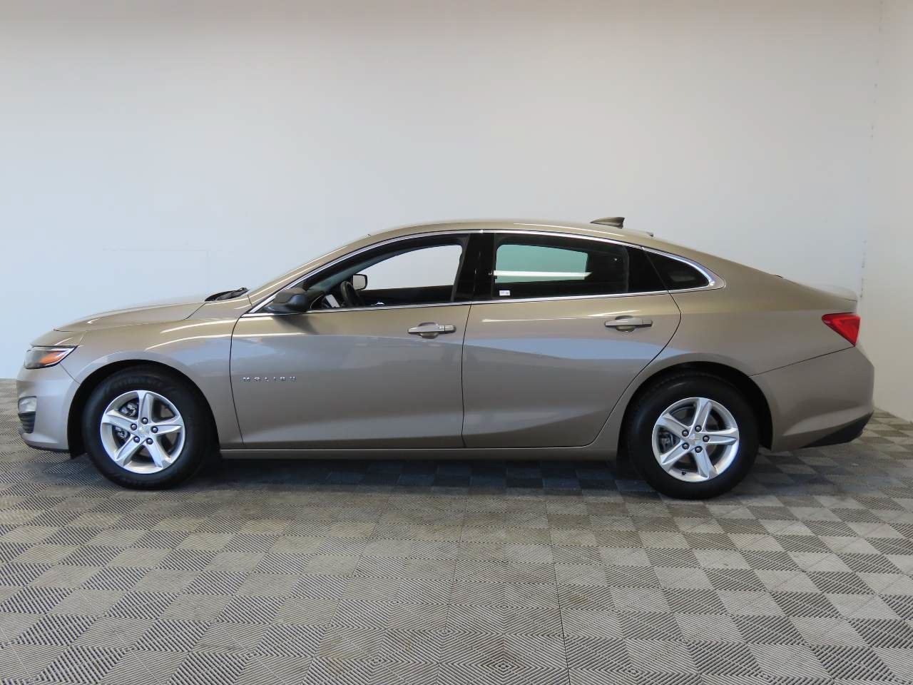 Certified 2024 Chevrolet Malibu LS FWD image 5
