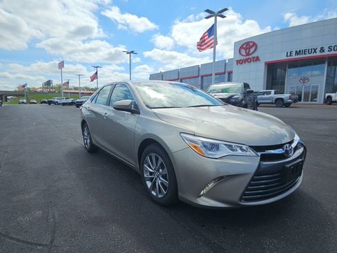 Used 2015 Toyota Camry XLE FWD image 1