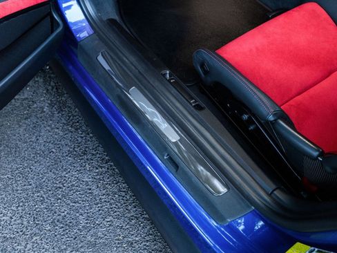 Used 2018 Porsche 911 GT2 RS image 24