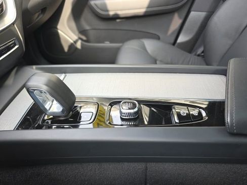 Certified 2025 Volvo XC60 B5 Plus image 35