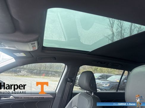 Used 2023 Volkswagen Tiguan SEL R-Line image 15