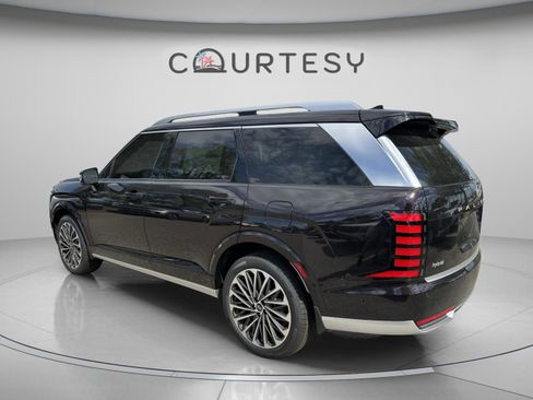 New 2026 Hyundai Palisade Calligraphy FWD image 3