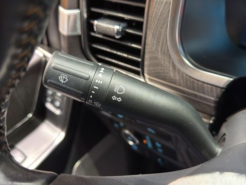 Used 2022 Ford F150 Platinum w/ FX4 Off-Road Package image 25