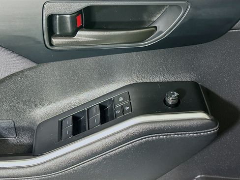 Used 2024 Toyota Highlander LE FWD image 14