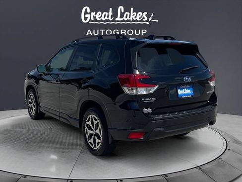 Used 2023 Subaru Forester Premium AWD/4WD image 3