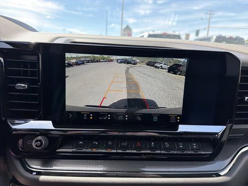 Used 2023 Chevrolet Silverado 1500 ZR2 w/ Technology Package AWD/4WD image 27