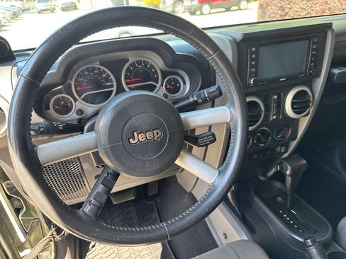 Used 2008 Jeep Wrangler Unlimited Sahara AWD/4WD image 17