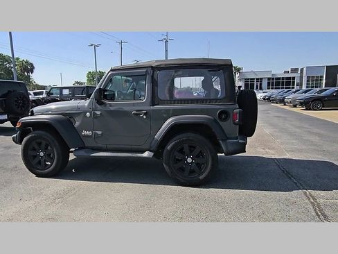 Used 2019 Jeep Wrangler Sport AWD/4WD image 26