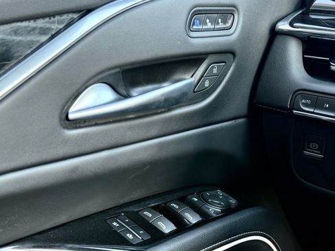 Used 2023 Cadillac Escalade ESV Sport image 32